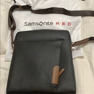 Samsonite Red Brillo Cross Bag